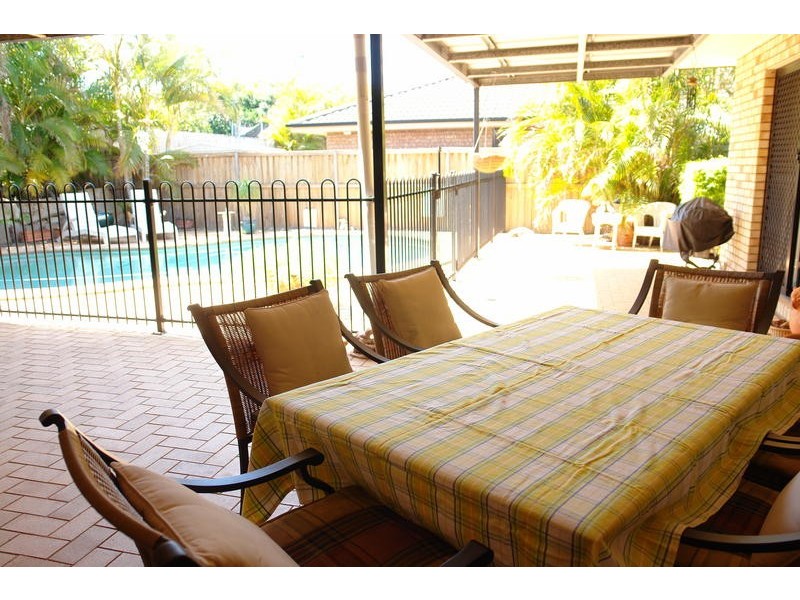 15 Glenwood Place, Moggill QLD 4070